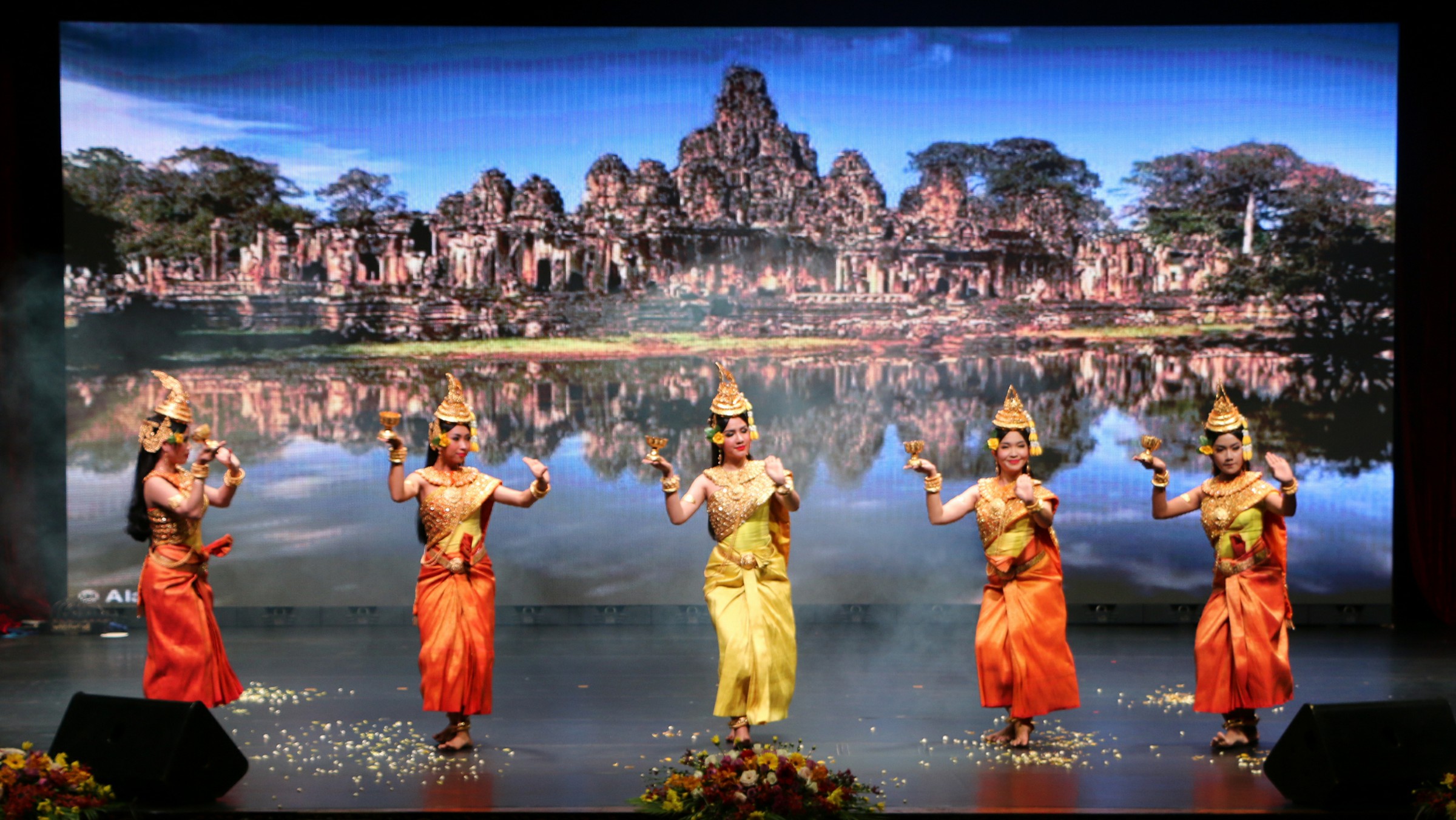 柬埔寨暹粒Apsara舞蹈演出门票（含自助晚餐+嘟嘟车接送）,马蜂窝自由行 - 马蜂窝自由行